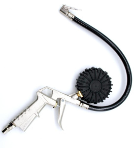 Пистолет для подкачки шин ВЫМПЕЛ №3, атм., с глицериновым манометром (5329)